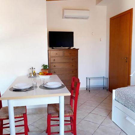 Da Mari -A Due Passi Dal Mare Apartment Доналуката Екстериор снимка